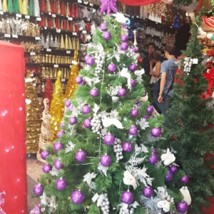 Árbol de navidad Eurotree Alta Gama Canadian de Luxe de 1.5m verde oscuro - Imagen 3